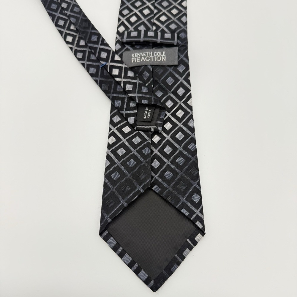Kenneth Cole Men's Silk Tie Silver and Black Diamond Pattern - Picture 2 of 8